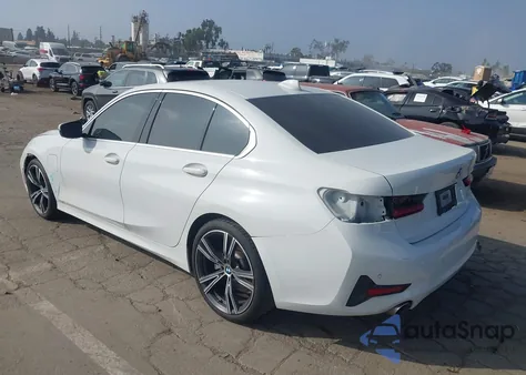 2021 BMW 3 Series 330E from USA, damaged, VIN 3MW5P7J01M8C08731